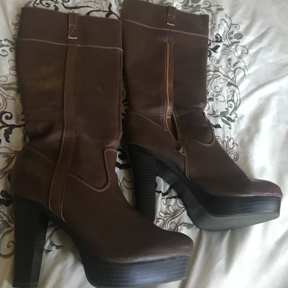 EUC brown Lauren Conrad knee boots size 9. $20